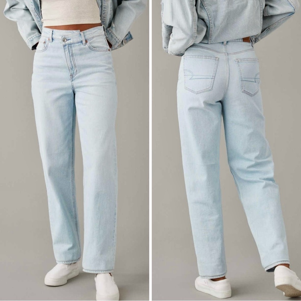 American Eagle Outfitters Light Wash Straight Leg Jeans
